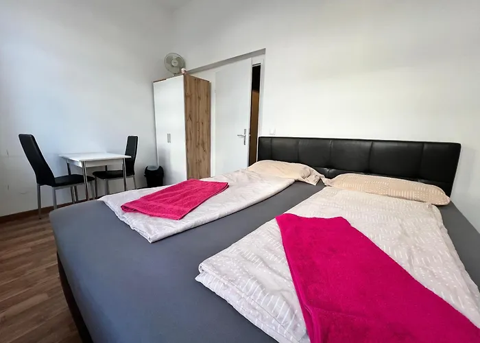 15-min To Center, Simple 3br & 1lr With Wifi Vienna