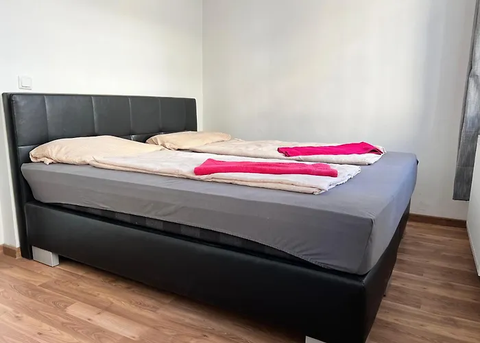 Apartment 15-min To Center, Simple 3br & 1lr With Wifi *