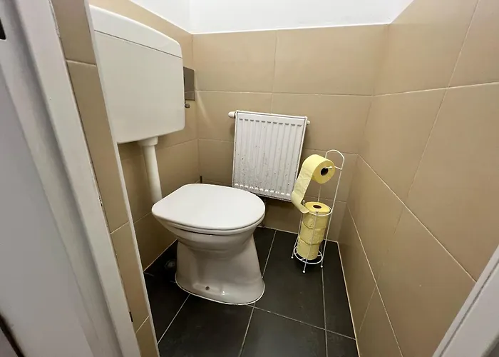15-min To Center, Simple 3br & 1lr With Wifi Vienna